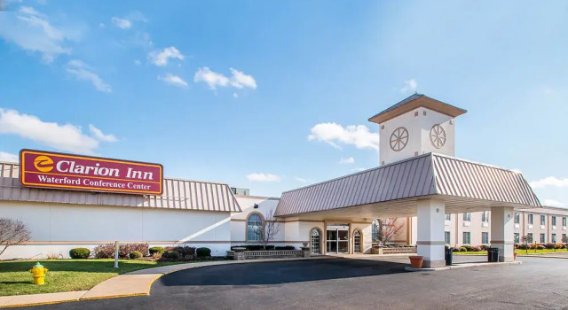 Clarion Inn Elmhurst - Oakbrook, Varaa Hotelli Hotellit Elmhurst pysäköinnillä, Pysäköinti