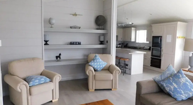 Beautiful 2-bed Lodge in Bury St Edmunds, Забронировать Дом для отпуска Бери-Сент-Эдмундс Суффолк