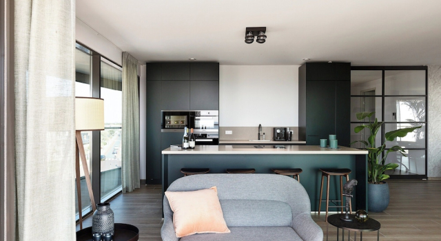 Апартаменты Chic Apartment for 8 With Seaview