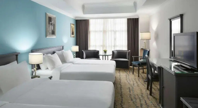 Четырёхместный номер Classic Anwar Al Madinah Mövenpick