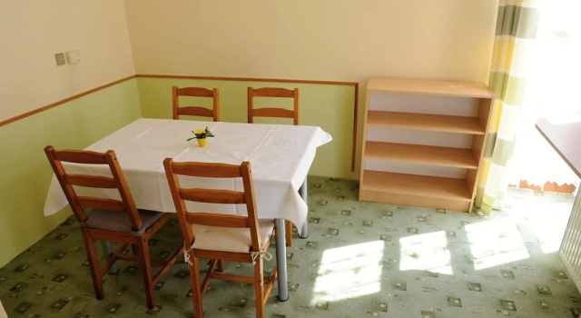 Penzion Alpina Liberec, Rezerwuj Hotel Hotele w Jizera Mountains z parkingiem, Parking