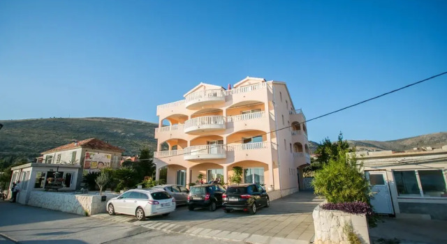 Sea you soon by the beach 2bedroom suite