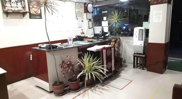 Hotel Ganesh Palace, Rezervovat Hotel Maisúr Bangalore
