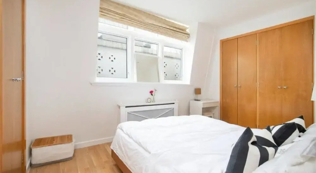 Stylish 2-bed Flat by Piccadilly Circus & Mayfair, Забронировать Отель Лондон Большой Лондон, рядом с Грин Парк