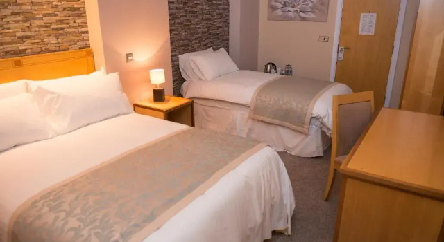 Трёхместный номер Standard Kilmorey Arms Hotel