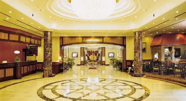 Hua Du Hotel, Забронировать Отель Отели Пекина с бассейном, рядом с Торговый центр Taikoo Li Sanlitun, Бассейн
