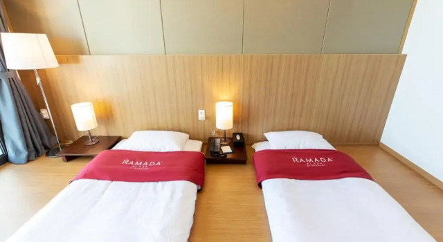 Номер Superior с частичным видом на океан Ramada Plaza by Wyndham Dolsan Yeosu