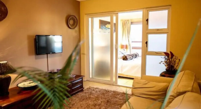 Люкс Luxury с балконом Secret Garden Guesthouse