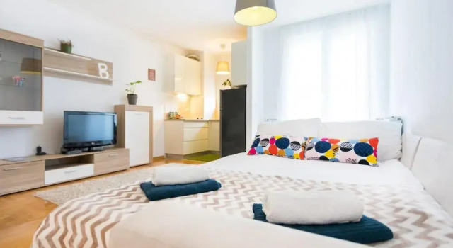Студия Cute and Sunny Studio in Zagreb With Balcony & Free Parking