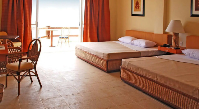 Полулюкс Almont Beach Resort