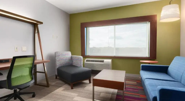 Люкс Holiday Inn Express & Suites Edinburg- Mcallen Area by IHG