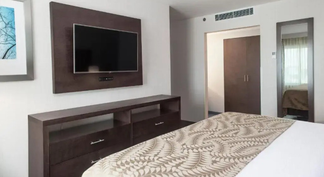Люкс с 2 комнатами Staybridge Suites Puebla by IHG