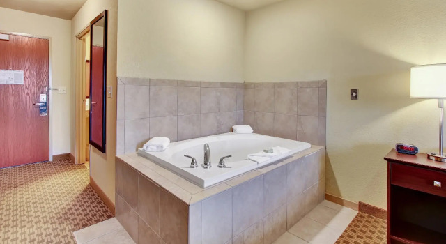 Люкс Cobblestone Hotel & Suites - Waynesboro