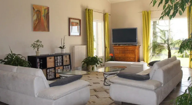 Lovely Family Home With Small Private Pool, Buchen Sie Hotel Bellegarde-en-Forez 