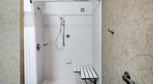 Четырёхместная студия Hampton Inn Roanoke/Hollins - I-81