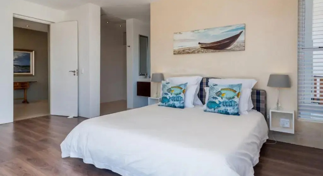 Апартаменты с видом на море Greenways Drive Apartment