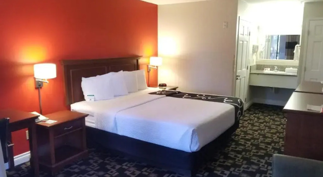 Люкс Ramada by Wyndham Oceanside