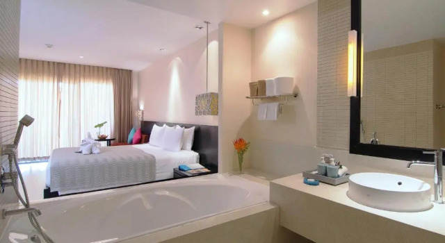 Двухместный номер Deluxe с видом на море Отель Apsara Beachfront Resort and Villa