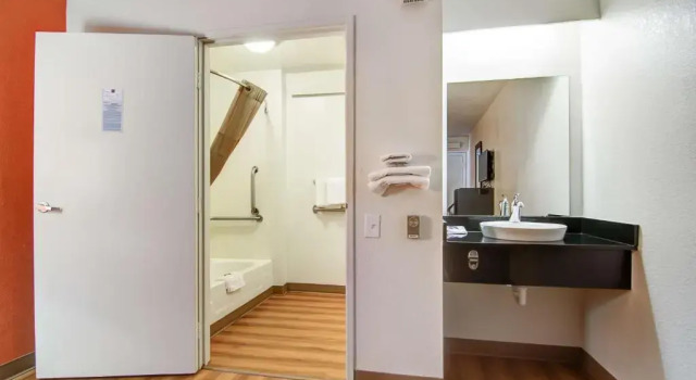Двухместный номер Standard Economy Suites Springfield - Extended Stay