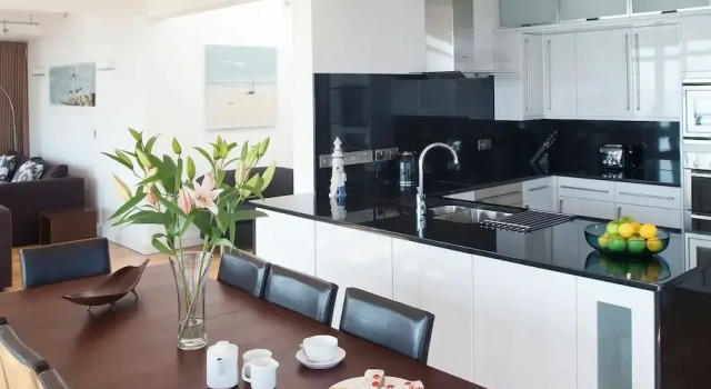 Апартаменты Пентхаус с балконом Riviera Apartments - Five Stylish Penthouse Apartments with Unrivalled Sea Views of Teignmouth, Shaldon, The Jurassic Coastline & The Teign Estuary