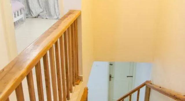 Scenic Lakeview Retreat – 8 Mins from Speke Resort