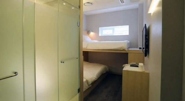 Hotel 8 Hours