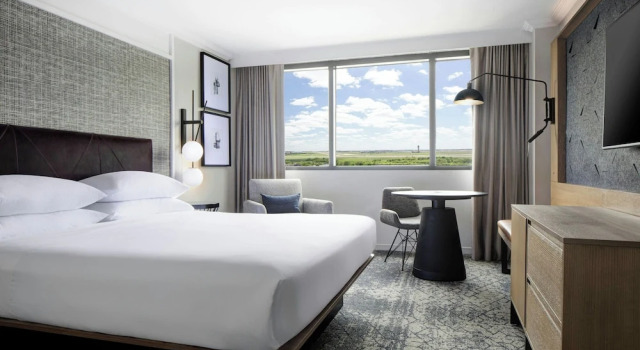 Номер Deluxe Sheraton DFW Airport Hotel