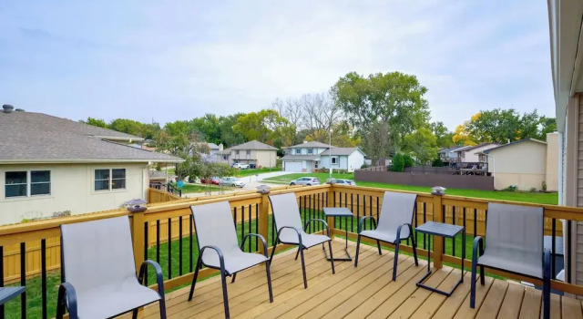 Pet-friendly Omaha Vacation Rental w/ Deck!, Κράτηση Ξενοδοχείο Ομάχα Νεμπράσκα