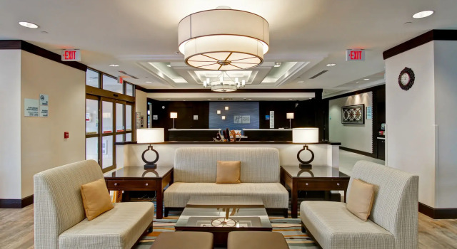 Holiday Inn Express Hotel & Suites Waterloo - St. Jacobs Area, an IHG Hotel, Prenota Hotel Hotel a Ontario con piscina, Piscina