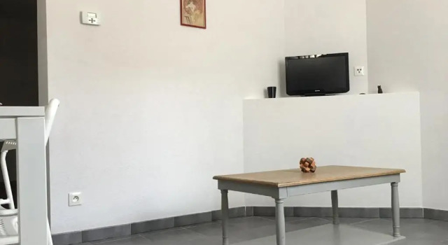 Коттедж с 3 комнатами Canet : agréable maison au calme pour 8 personnes.