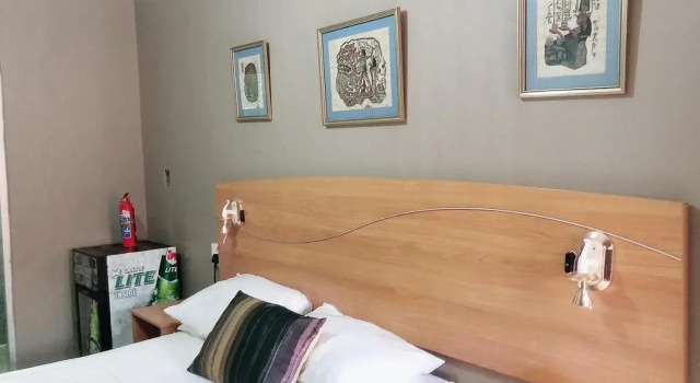 NotAvailable, Boek Hotel Pretoria 