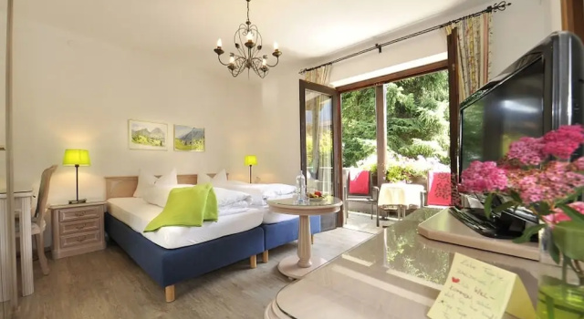 Четырёхместный номер Standard Hotel Maximilian