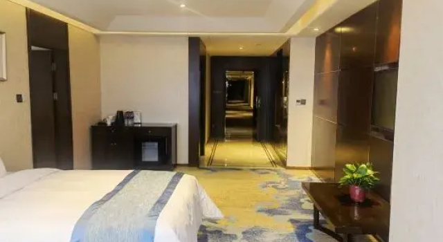 Семейный люкс Deluxe Junchen Hotel