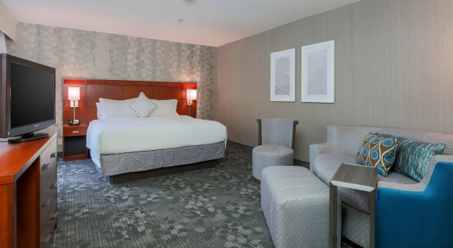 Двухместный люкс c 1 комнатой Courtyard By Marriott Las Vegas Stadium Area