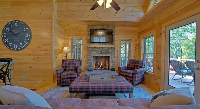 High Top Mountain Lodge - 5 Br Cabin, Забронировать Дом для отпуска Виллы Блэк-Маунтин, Вилла