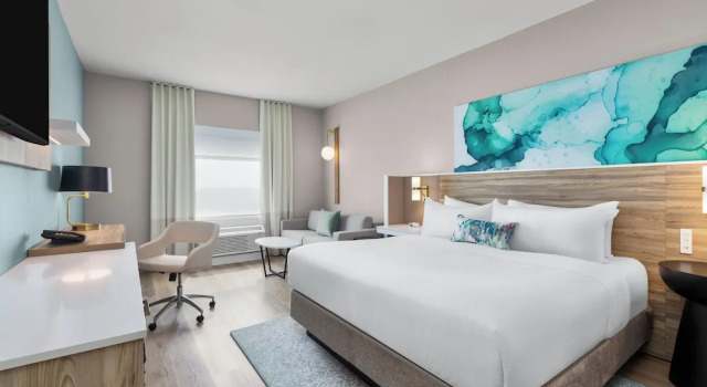 Полулюкс Wyndham Garden Anna