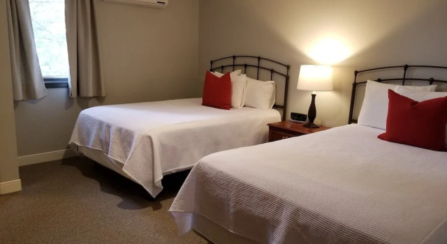 Четырёхместный номер Premium Cedar Creek