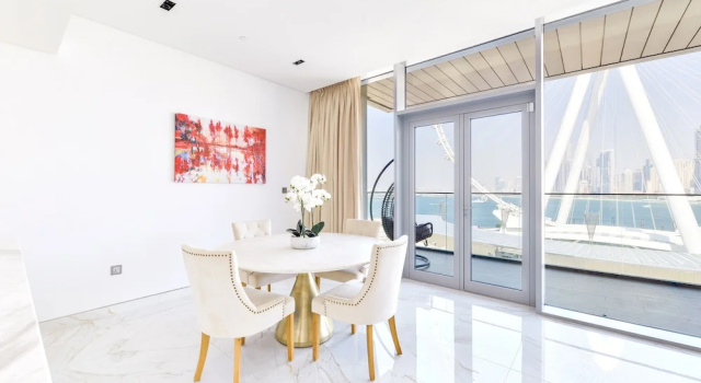 Апартаменты Luxury Luxury Beachfront 2BR w Stunning SeaView