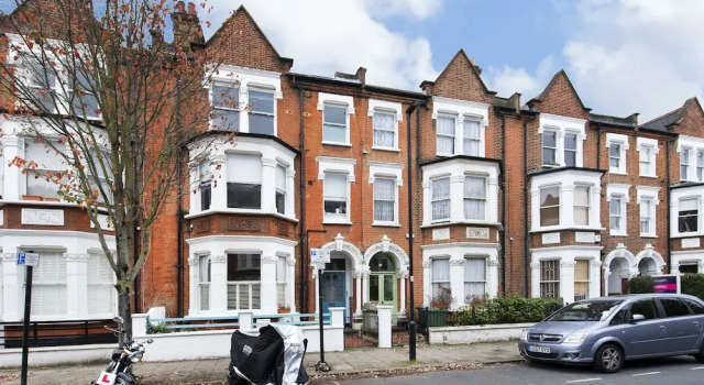 Spacious 1BR Garden Flat in Brixton