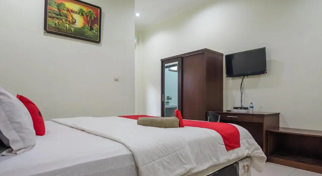 RedDoorz Syariah near Taman Rimba Zoo Jambi