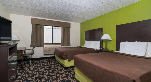Четырёхместный номер Standard Baymont by Wyndham Bloomington MSP Airport