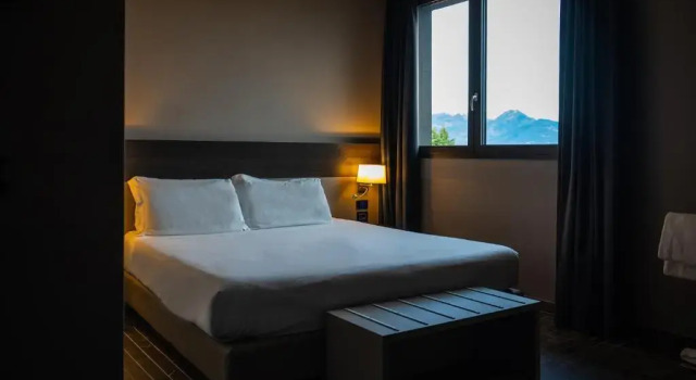 Номер - окна не гарантированы 57 Reshotel Orio
