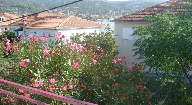 Slaven - 50 m From Beach - A3, Rezerwuj Hotel Hotele w Split-Dalmatia County z parkingiem, Parking