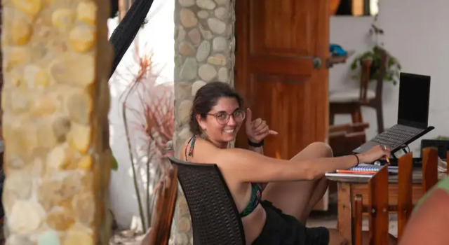 Кровать в общем номере Hostal Mirada al Mar