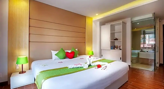 Двухместный номер Deluxe с балконом Vinh Hung 2 City Hotel