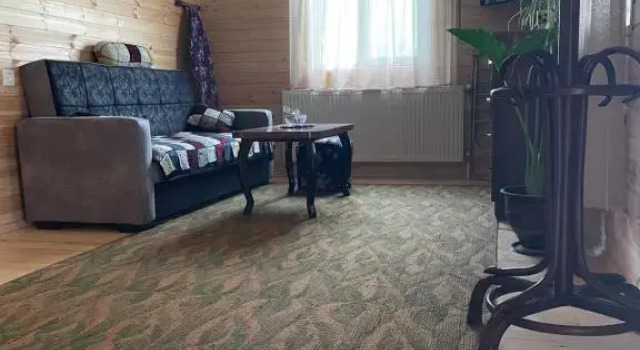 Warm House, Rezerwuj Hotel Hotele w Mtkheta-Mtianeti z basenem, Basen