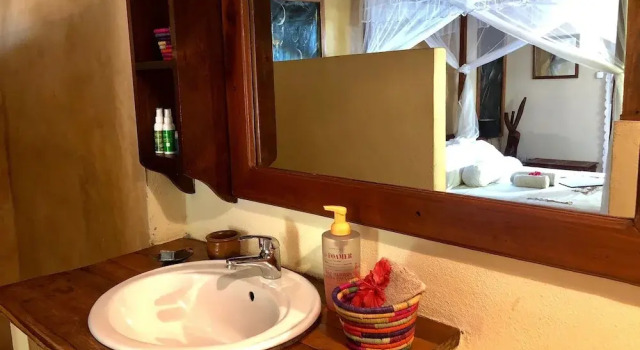 293 On Komba Guest House, Rezervovat Penzión Hotely v Nosy Komba s parkováním, Parkování