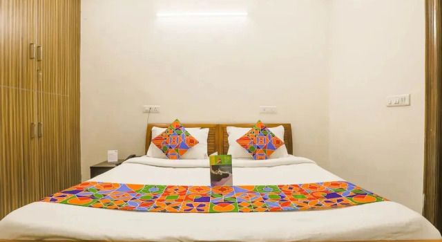 FabExpress Star Guest House, Забронировать Гостевой дом Отели штата Харьяны с парковкой, Парковка