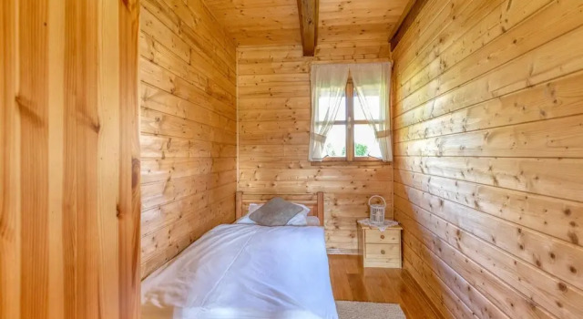 Beautiful Home in Gospic With Sauna, Wifi and Outdoor Swimming Pool, Book Hotel Hoteller i Smiljan med parkering, Parkering