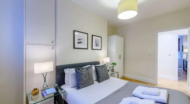 Modern Three Bedroom Apartment in Hammersmith, Забронировать Апартаменты/квартира Апартаменты Лондона, рядом с Пивоварня Fuller’s Griffin, Апартаменты/квартира